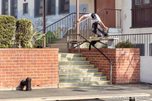 经典的滑板鞋,完美的碳板跑鞋