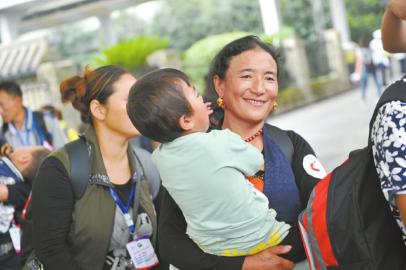 藏区患儿手术,28名孩子赴河南免费治疗