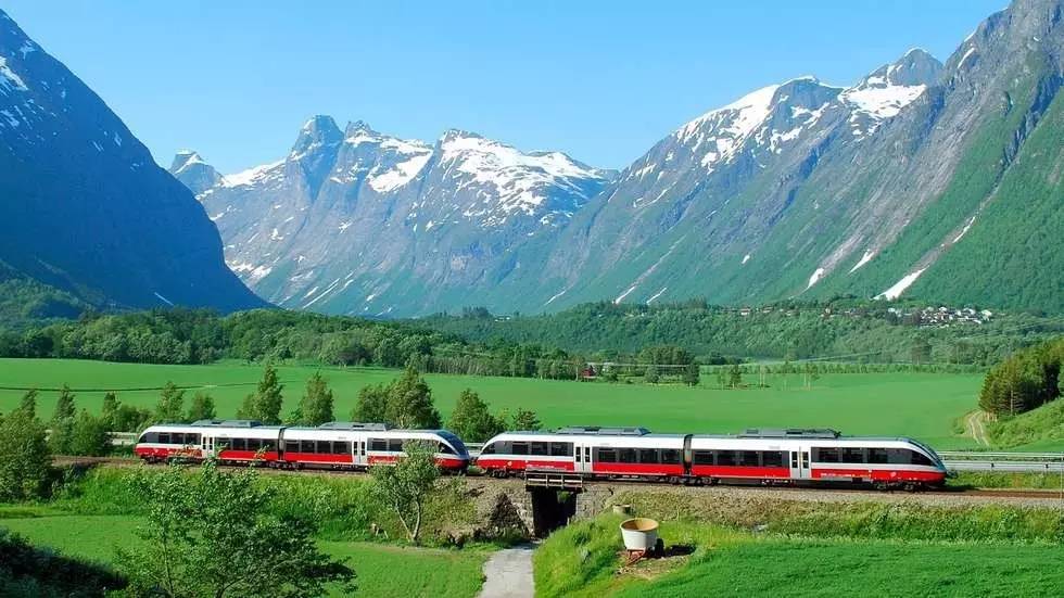 挪威夏日岛旅游攻略,去挪威看峡湾