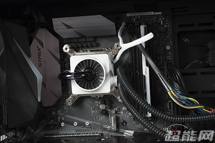 酷冷至尊MasterLiquidLite240散热器评测:初玩水冷之选