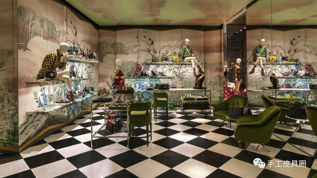 prada普拉达最值得买的款式,普拉达prada是意大利奢侈品牌