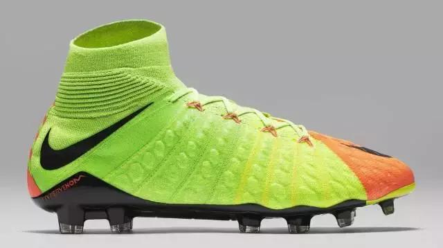 他们都穿什么篮球鞋,他们穿着什么用英语怎么说