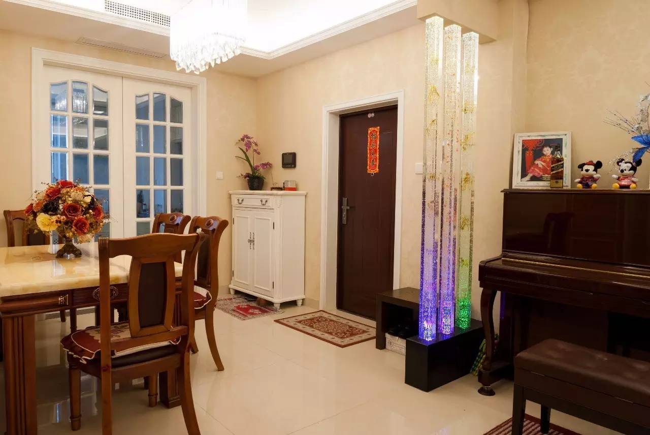 餐桌可以对着入户门吗,入户门对着餐桌如何装修