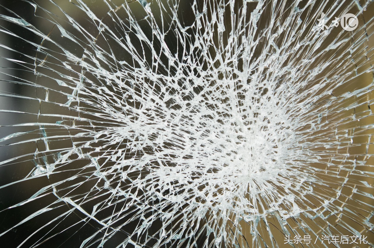 前挡风玻璃裂缝可以用502胶水吗,uv无影胶修补汽车前挡风玻璃裂缝