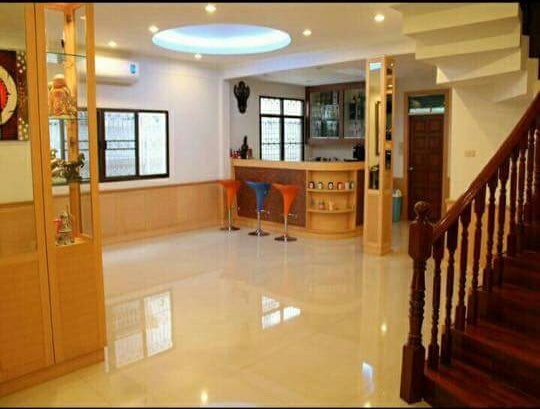 曼谷罗勇豪宅在哪里,泰国罗勇养老别墅