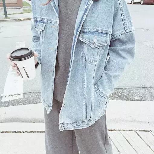 好看的女孩还真不用包包、口红和烧钱来打标签