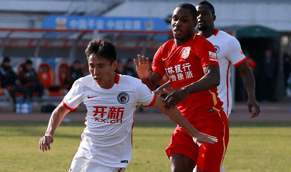 中超武磊单刀破门救主,武磊上港对亚泰