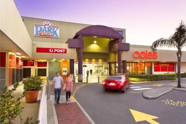 澳洲俩情侣买奶粉被白人打,澳洲华人抢奶粉大打出手