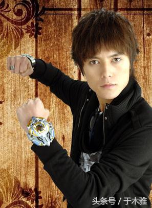 三个铠甲召唤人都怎么样了,五大铠甲勇士召唤人现在咋样了