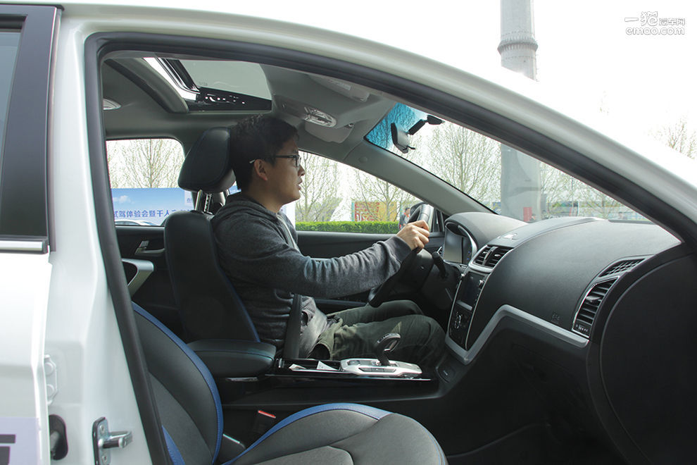 吉利帝豪ev400实际续航实测,吉利帝豪ev300详细介绍