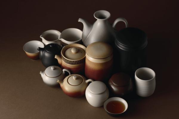 头号陶贩：从地摊卖烟灰缸到台湾80%的茶人茶馆都用他做的茶器