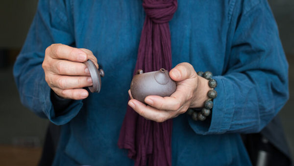 头号陶贩：从地摊卖烟灰缸到台湾80%的茶人茶馆都用他做的茶器