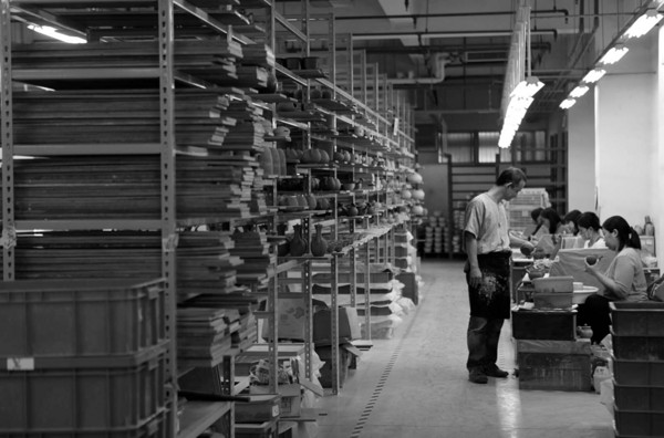 头号陶贩：从地摊卖烟灰缸到台湾80%的茶人茶馆都用他做的茶器