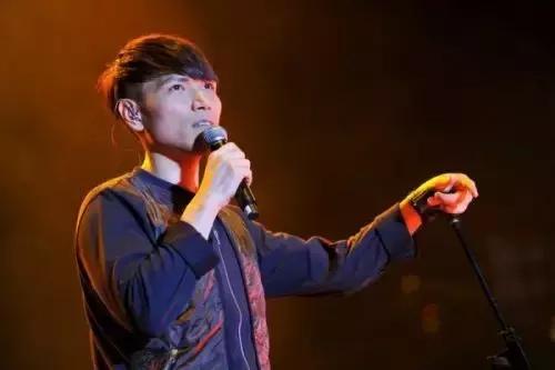 沙哑的喉咙唱着淡淡的哀愁杨宗纬,如果有一首歌能让你感动落泪