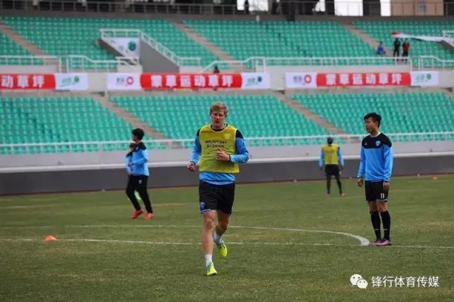 容大主场比赛,容大在主场以2-2战平武汉卓尔