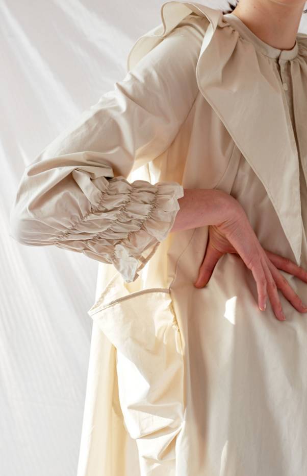 二姨谈时尚｜RenliSu：伦敦升起中国星，米色绿色蓝色