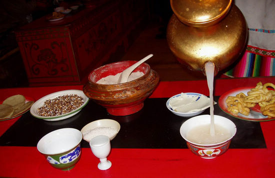 九寨沟地区的特产有哪些呢,九寨沟有没有值得买的特产