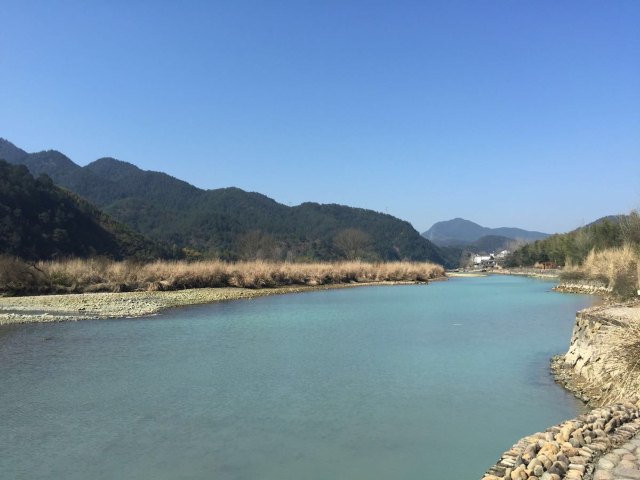 远山如黛原诗,远山如黛什么意思