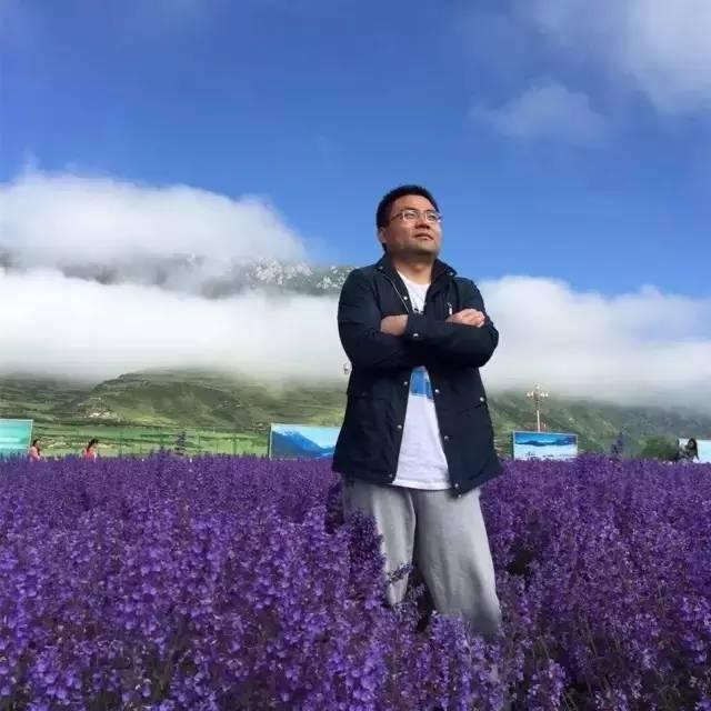 少年热血读韩寒，听懂宗盛已中年｜侯哥聊车