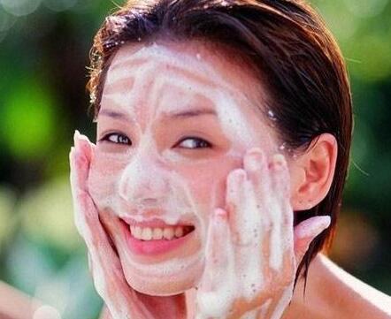 粉刺镊子清理粉刺的全部过程,去粉刺的方法药方