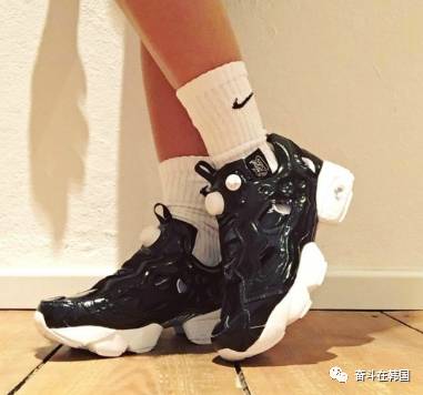 换季了买一双鞋子,换季买什么鞋子好看