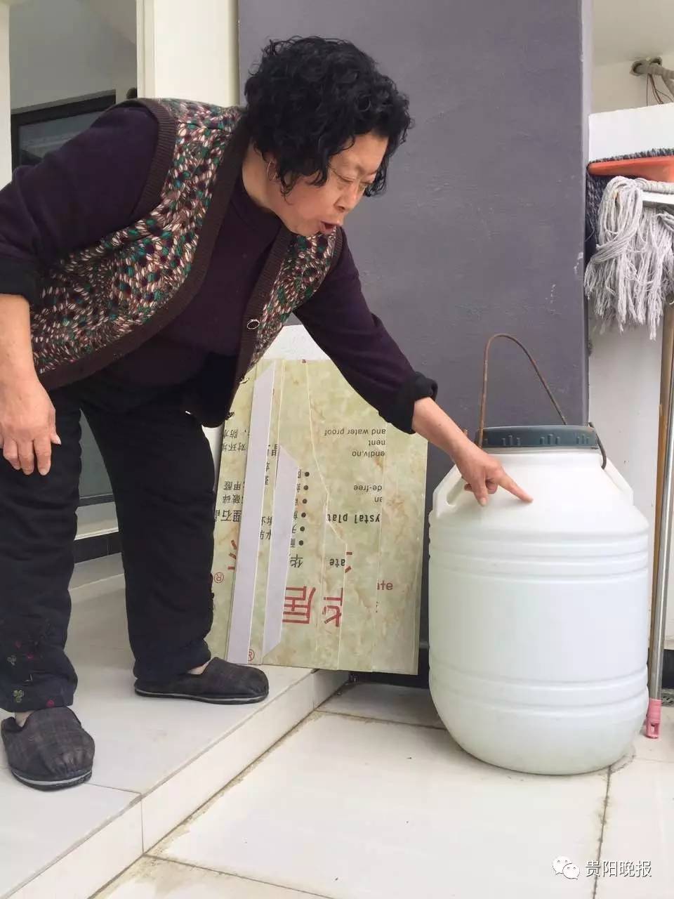 奇怪！四楼正常，六楼也正常，唯独5楼不正常，花溪区溪山御景小区这些5楼住户一直没有想明白供水这件事……