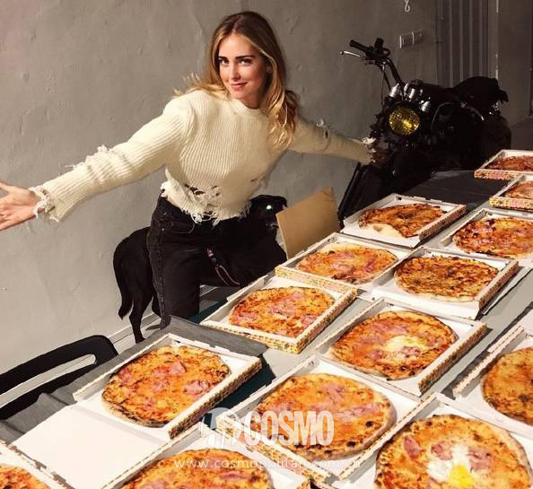 时髦破衣服,今年最流行的破洞上衣