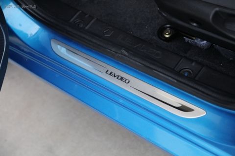 雷丁d80锂电版四轮车评价,雷丁d80高配电动车蓝色图片