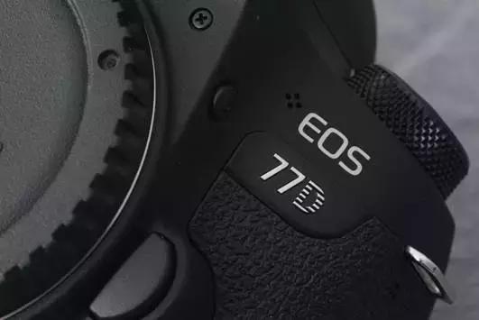 佳能800d与77d哪个更好有什么区别,佳能77d和佳能800d哪个值得入手