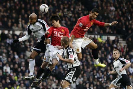 头球规则完整讲解,回头望月头球技巧