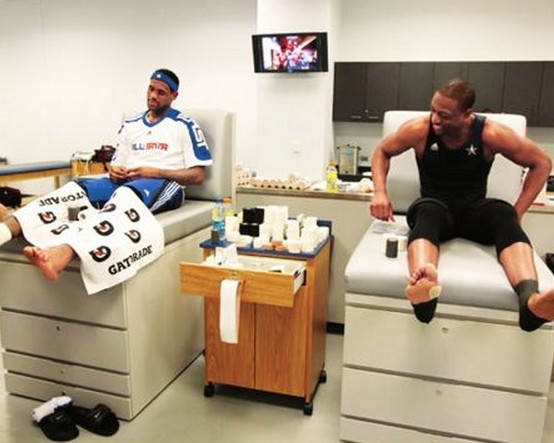 韦德和詹姆斯拥抱照片,詹姆斯韦德热火更衣室