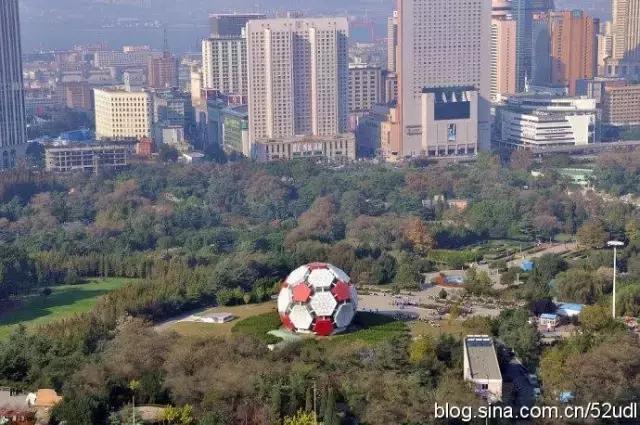 劳动公园大足球内部样子,劳动公园大足球叫什么