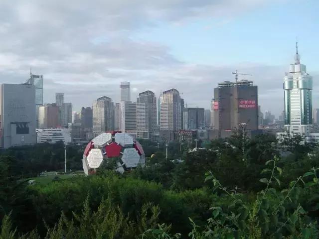 劳动公园大足球内部样子,劳动公园大足球叫什么