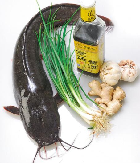 大蒜烧鲶鱼一般要烧多少分钟,大蒜烧鲶鱼要去黏液嘛