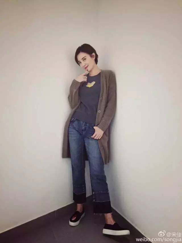 好看的卷裤脚裤子,别再穿阔腿裤了2019年流行这4条