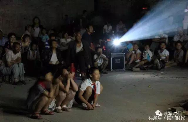 原创随笔｜王世忠：露天电影（推荐语：一代人的精神胎记！）