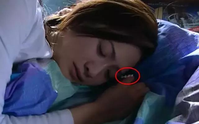 这个闯入过电视剧的UFO颠覆了人类的三观，但真相却简单得可笑