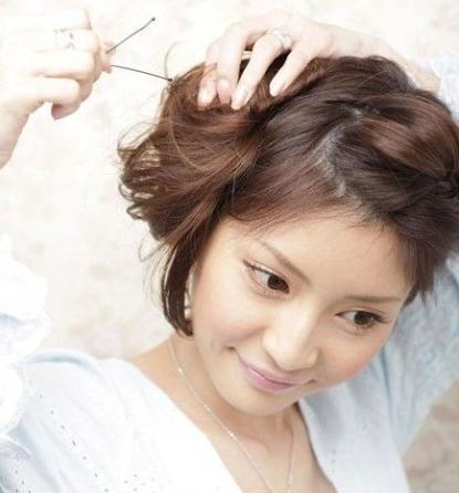 适合圆脸简单短发侧编发自己编,2021最洋气的编发侧编头发