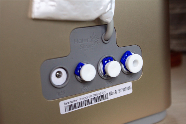 净水机净化出健康的水,万元净水机