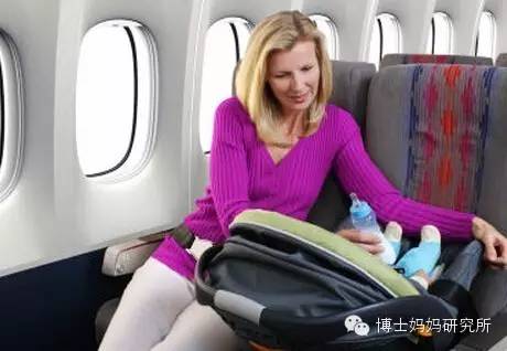 带宝宝坐飞机旅行需要带什么,如何带宝宝坐飞机最省钱的方法