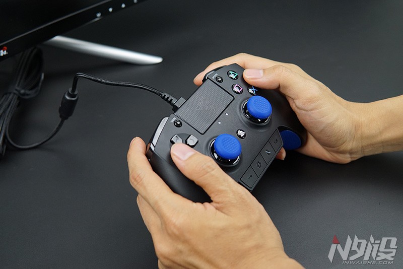雷蛇飓兽手柄测评,razerraijups4手柄