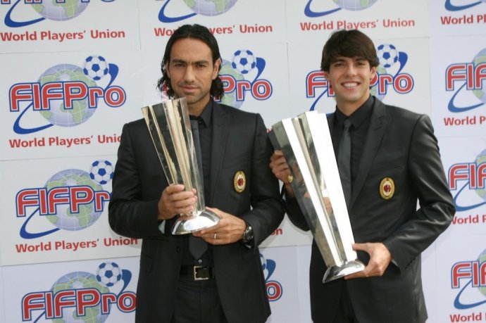 卡卡ac米兰处子秀,卡卡ac米兰庆祝高清壁纸