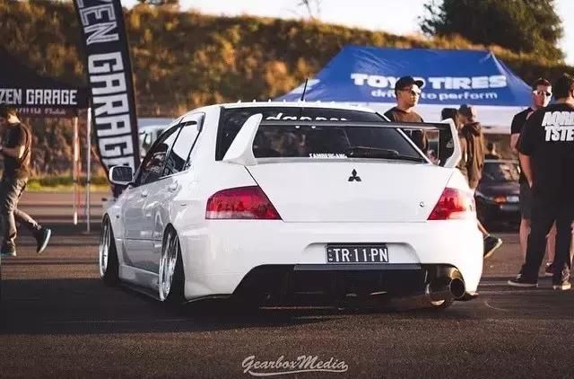 本想把EVO卖掉跳出改装坑，买了高尔夫7R后却又重新“吸毒”