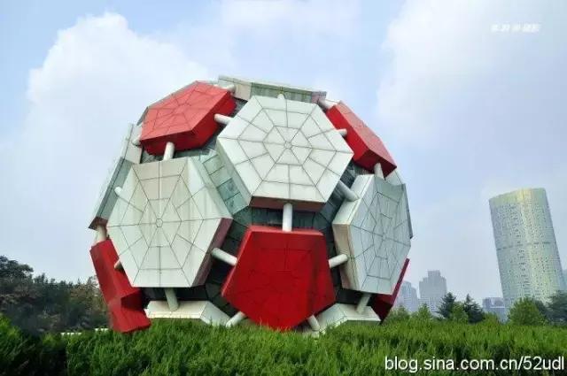 劳动公园大足球内部样子,劳动公园大足球叫什么