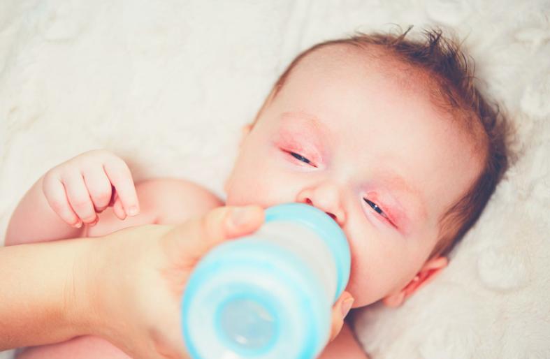 小孩喂药难有什么好办法,小孩发烧咳嗽喂药难怎么办