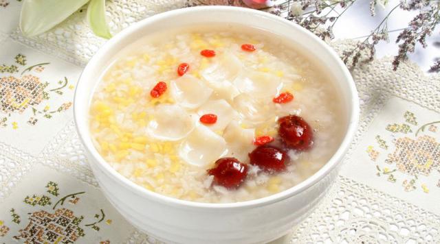 燕窝的正确炖法和吃法孕妇怎么吃 (怀孕期间孕妇什么时候吃燕窝最好)