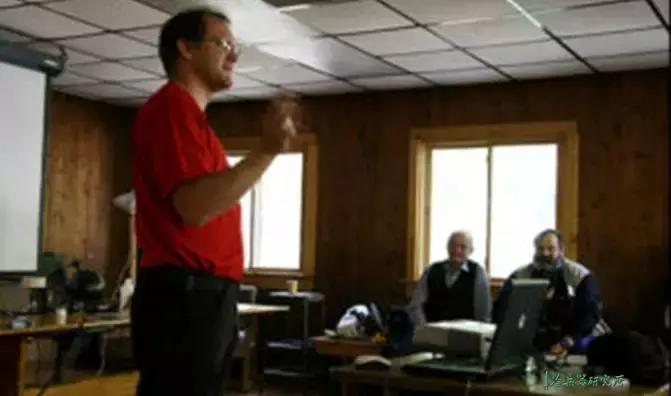 凯文卡森刀剑图片 (凯文卡森刀剑大马士革)