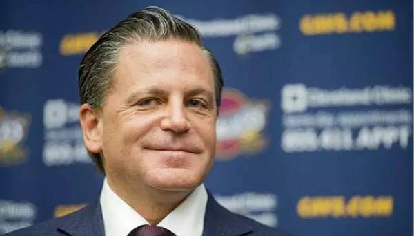 nba老板到底有多少钱,nba老板收入高还是球星收入高