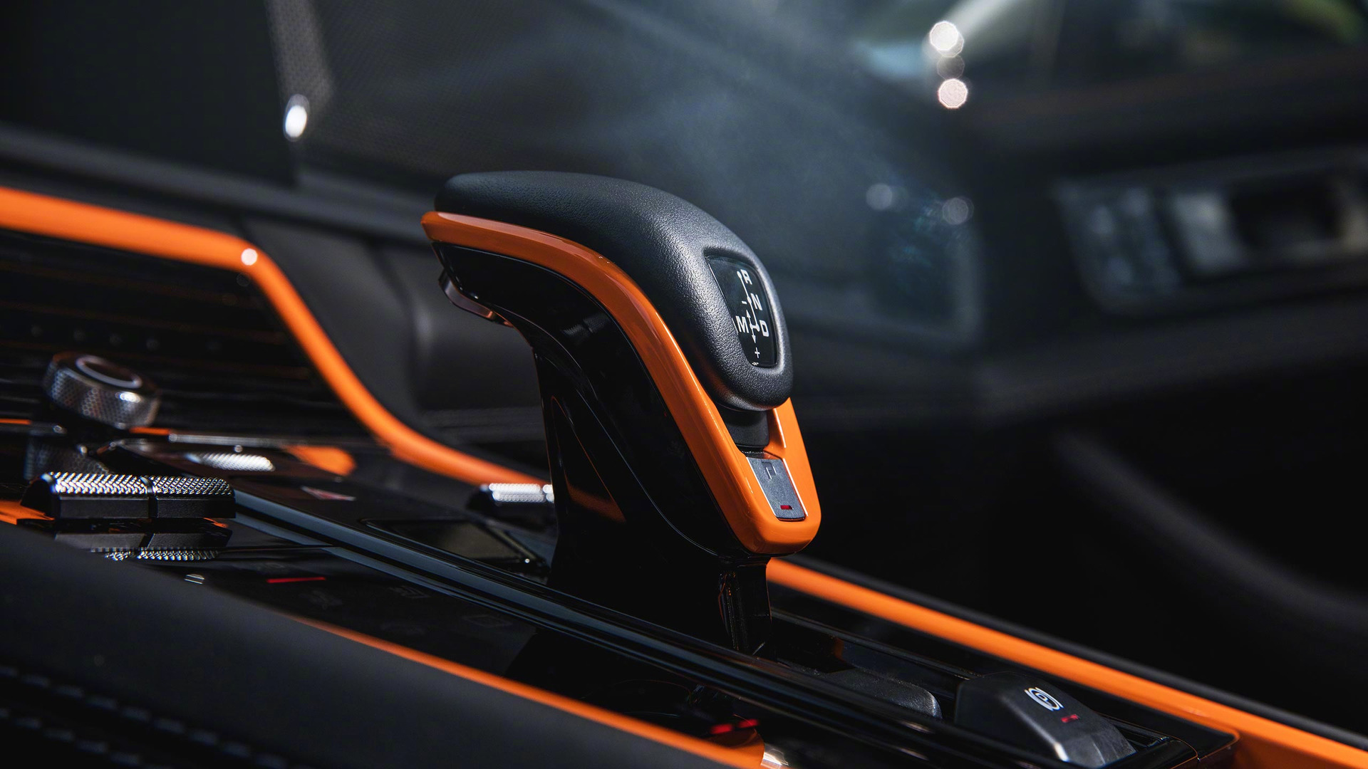 TachArt改装的保时捷，22寸的轮毂终于上了