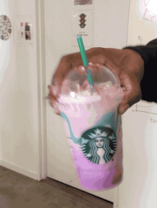 星巴克独角兽星冰乐所走的网红之路，淘宝崂山白花蛇草水发来贺电